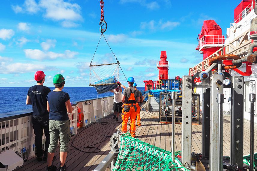 Sampling plastic waste from the North Pacific Ocean